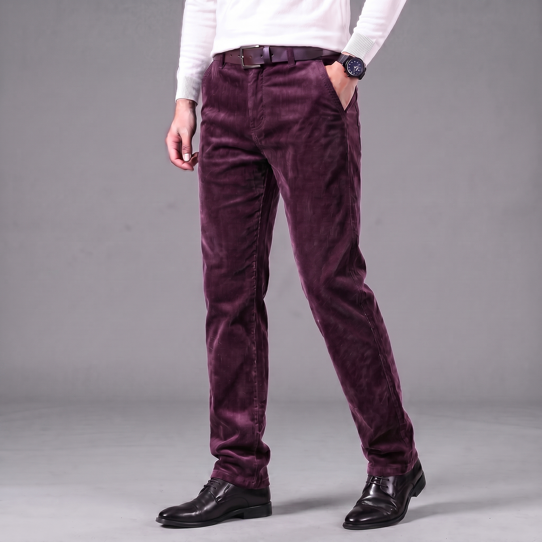 Men's straight-leg trousers with belt loops and angled side pockets