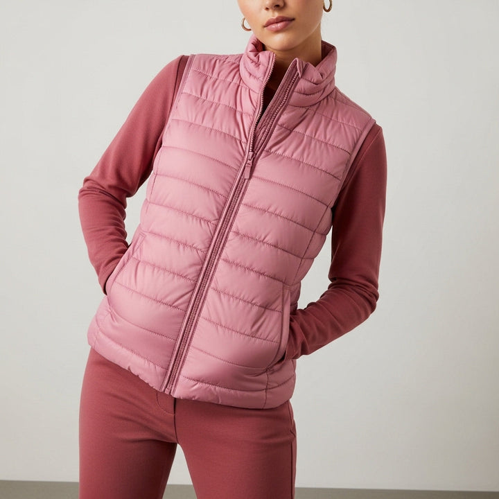 Women's quilted hooded gilet with zip front