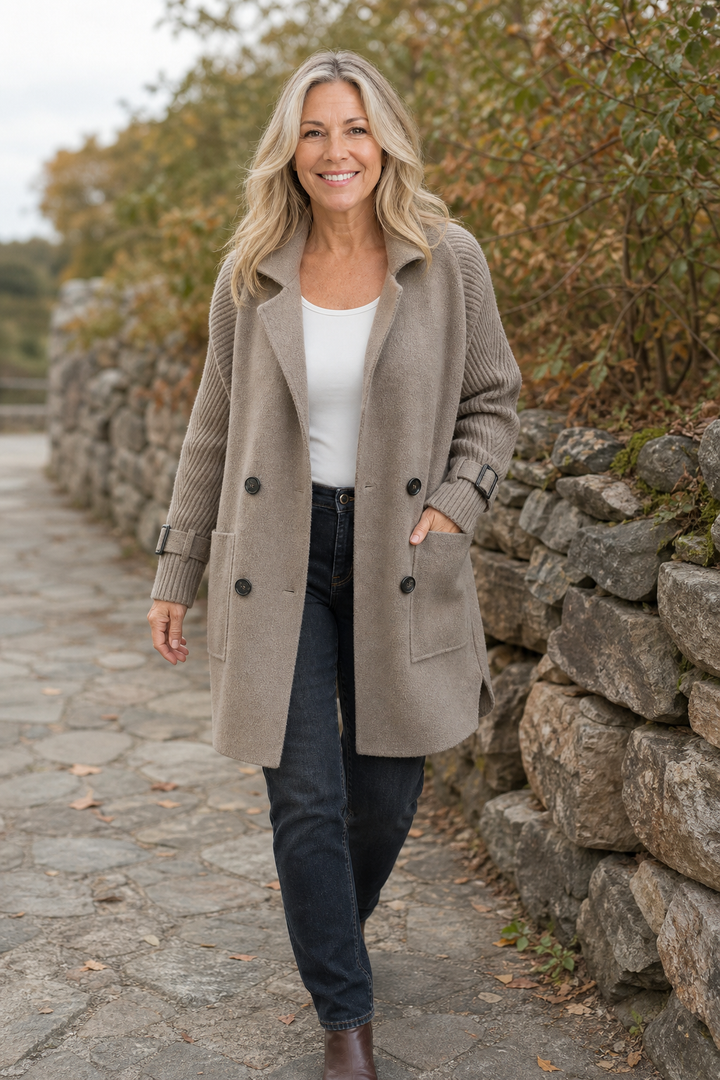 Women's longline coat with double-breasted buttons and cable-knit sleeves