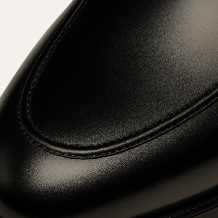 Men's black loafers with gold-tone horsebit detail