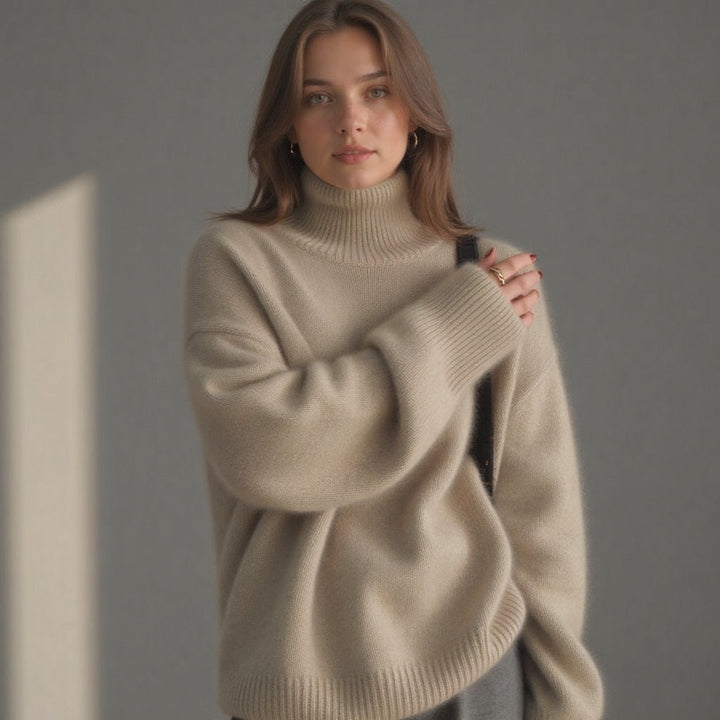 Women's oversized plain turtleneck jumper with long sleeves and ribbed trims