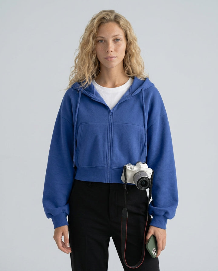 Women's cropped zip-up hoodie with hood, long sleeves and front pockets