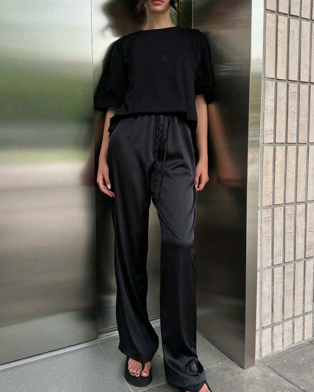 Women's high waist wide leg trousers with drawstring waist and full-length legs