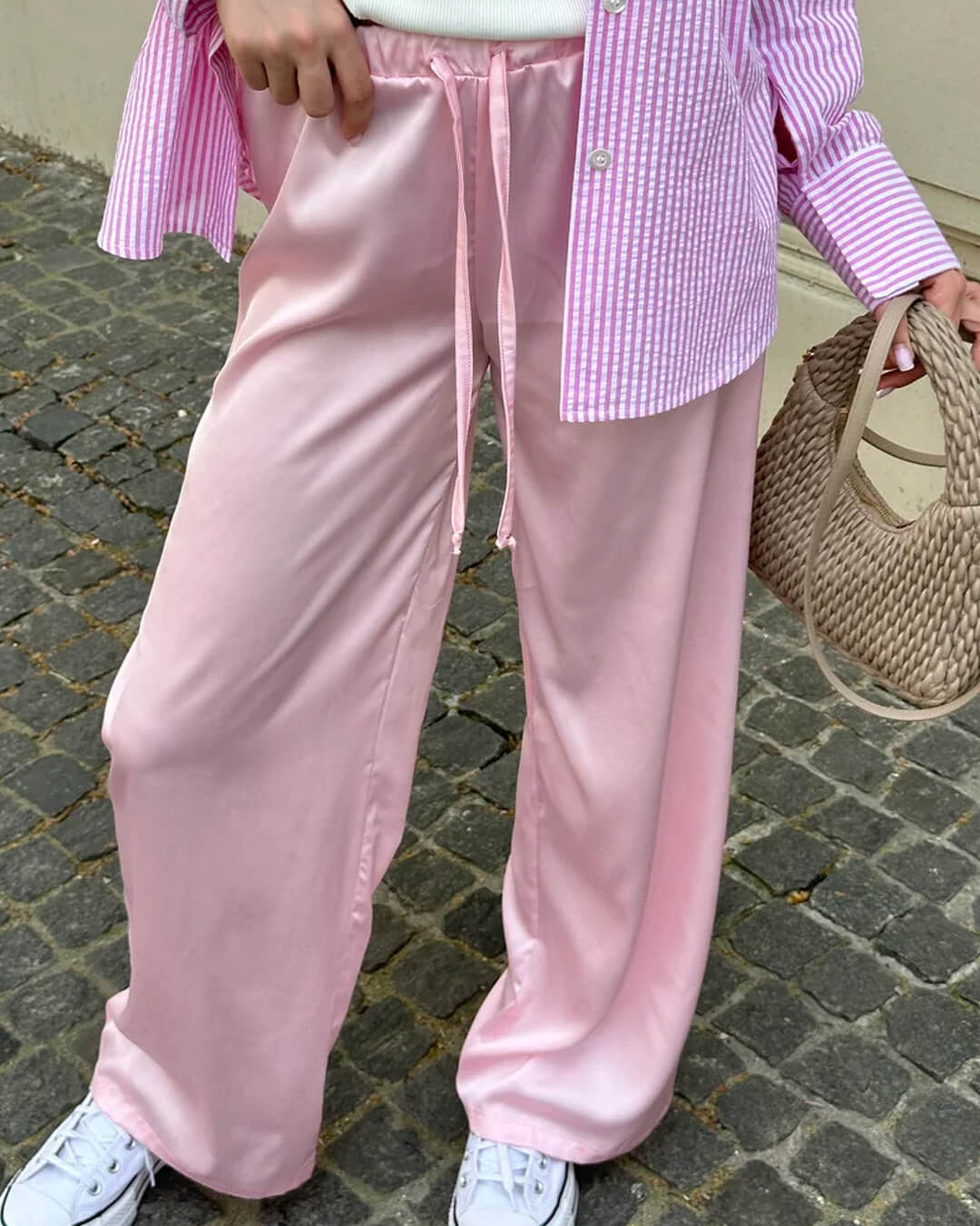 Women's high waist wide leg trousers with drawstring waist and full-length legs