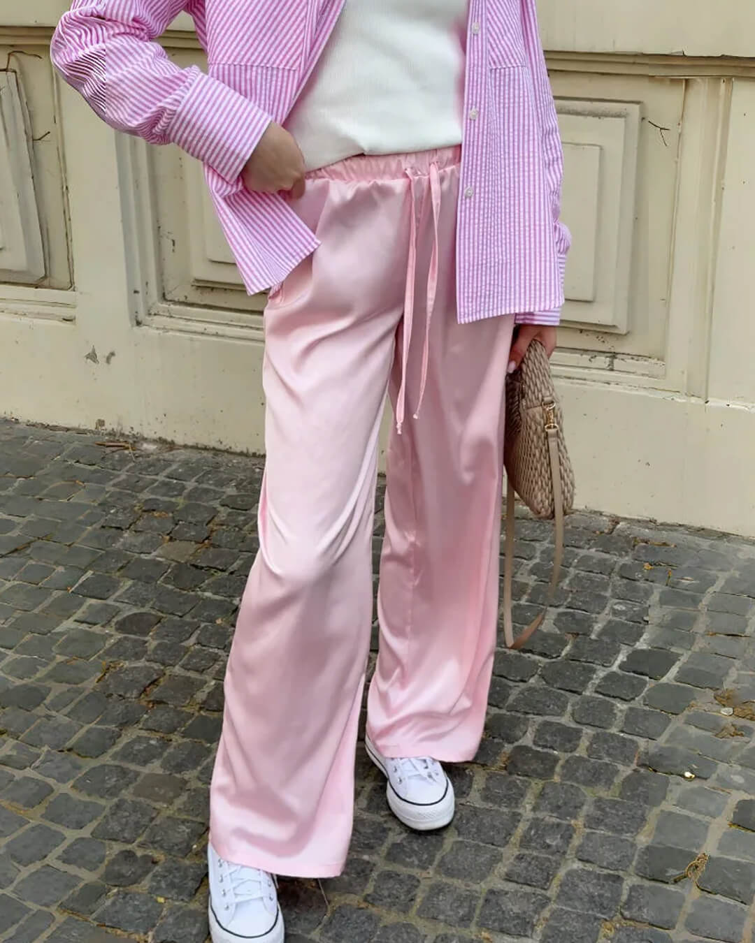 Women's high waist wide leg trousers with drawstring waist and full-length legs