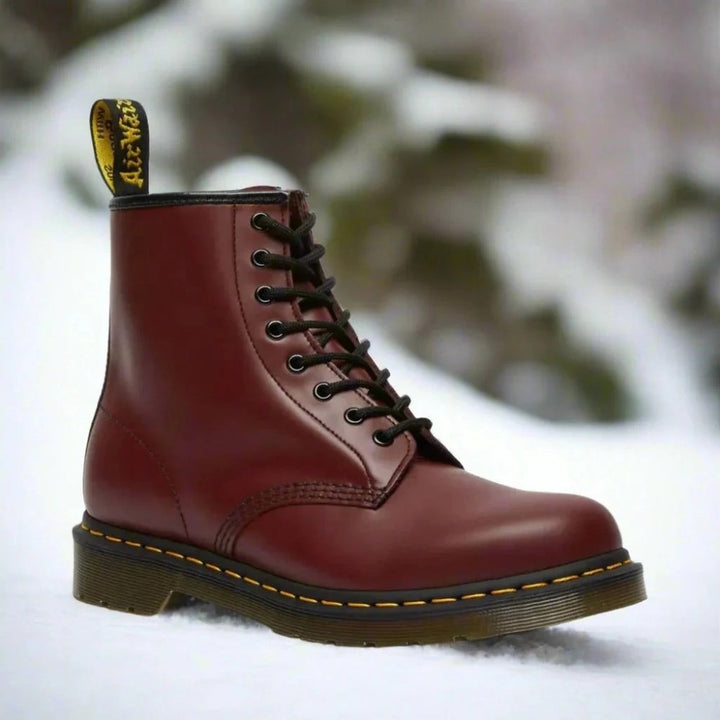 Women's lace-up ankle boot with round toe and lug sole