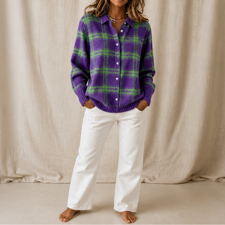 Women's plaid cropped cardigan with shirt collar, long sleeves and button front