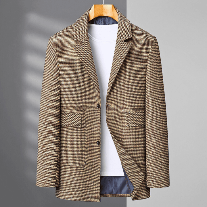 Men's tailored houndstooth blazer with notched lapels and flap pockets