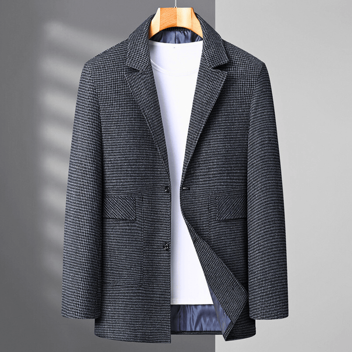 Men's tailored houndstooth blazer with notched lapels and flap pockets